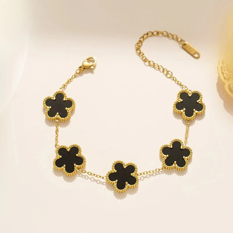 Light Luxury Stainless Steel Hot Sale Black and White Shell Five Leaf Flower Bracelet Simple Woman Fashion Daily Party Jewelry C