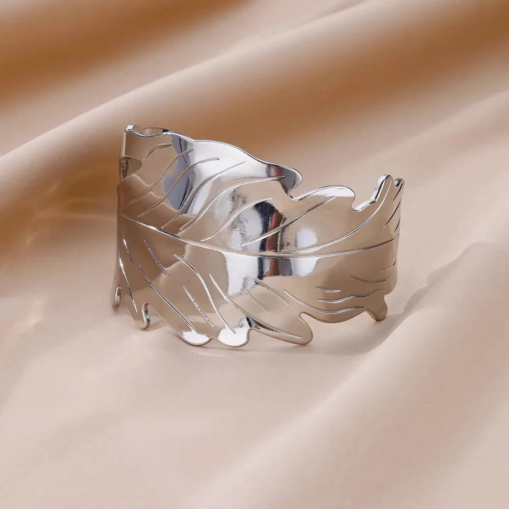 Aurion Sculpted Cuff