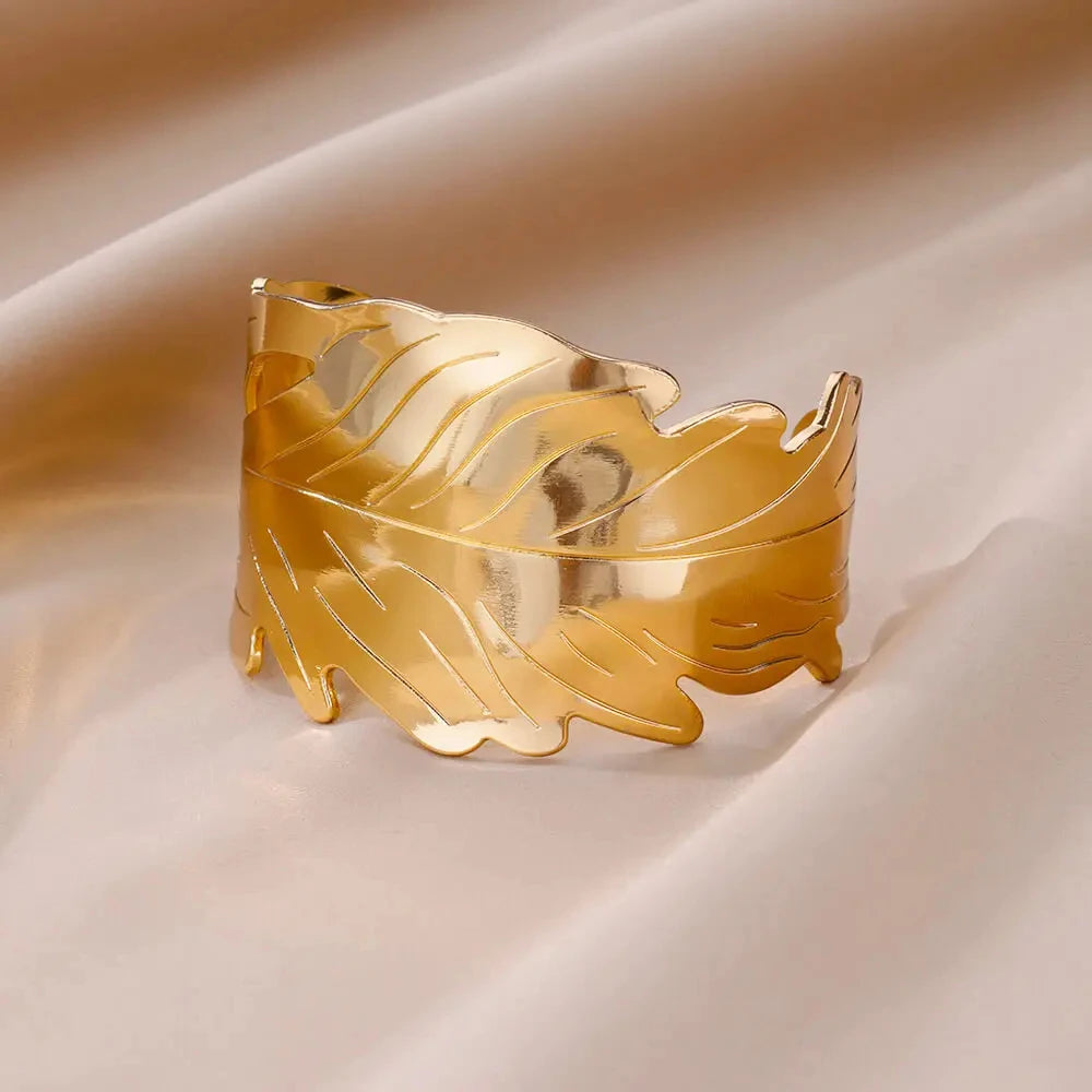 Aurion Sculpted Cuff