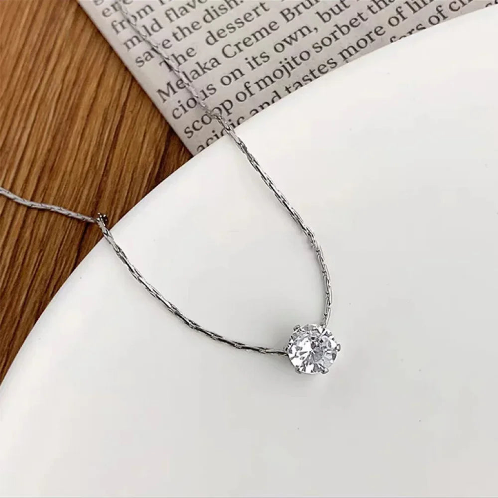 Luxe Solitaire Glow Necklace