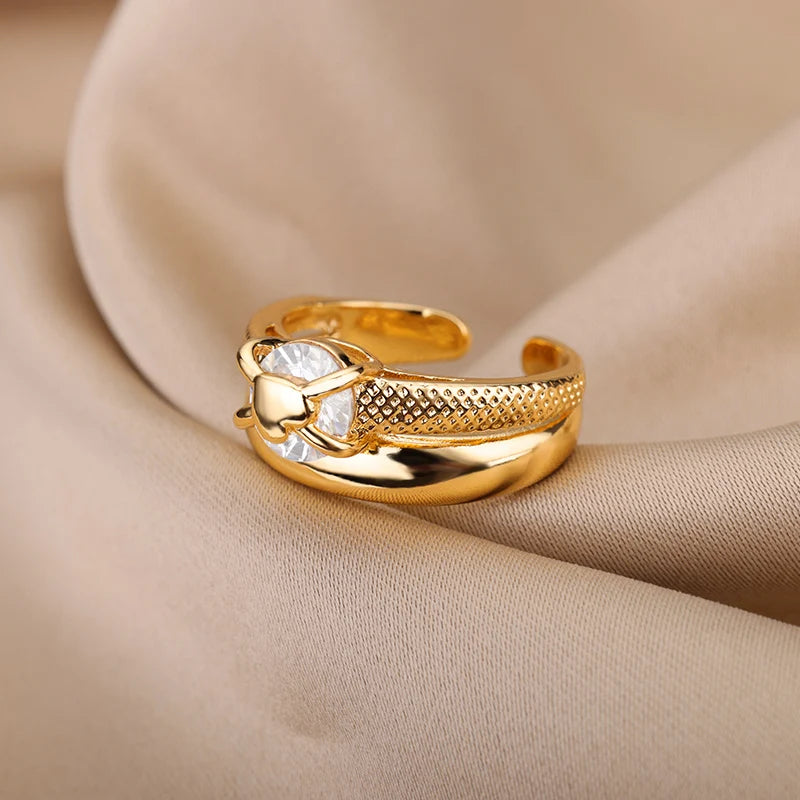 Royal Bloom Crystal Ring - 18k gold plating