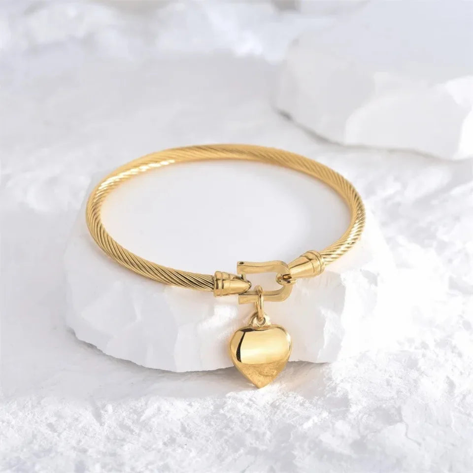 Product Name: Eternal Heart™ 18K Gold Bracelet