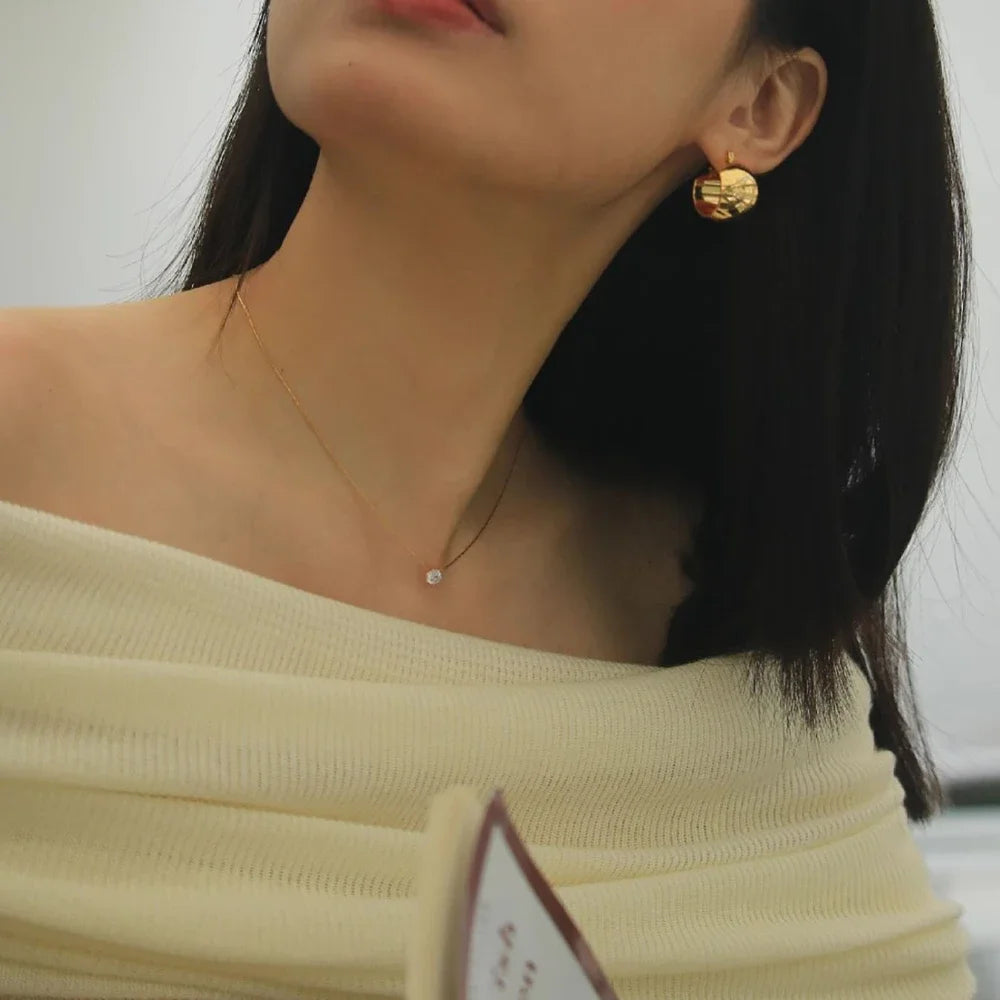 Luxe Solitaire Glow Necklace